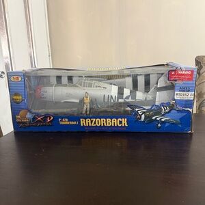 P-47D Thunderbolt Razorback WWII THE ULTIMATE SOLDIER 1:18 NEW Huckle De Buck